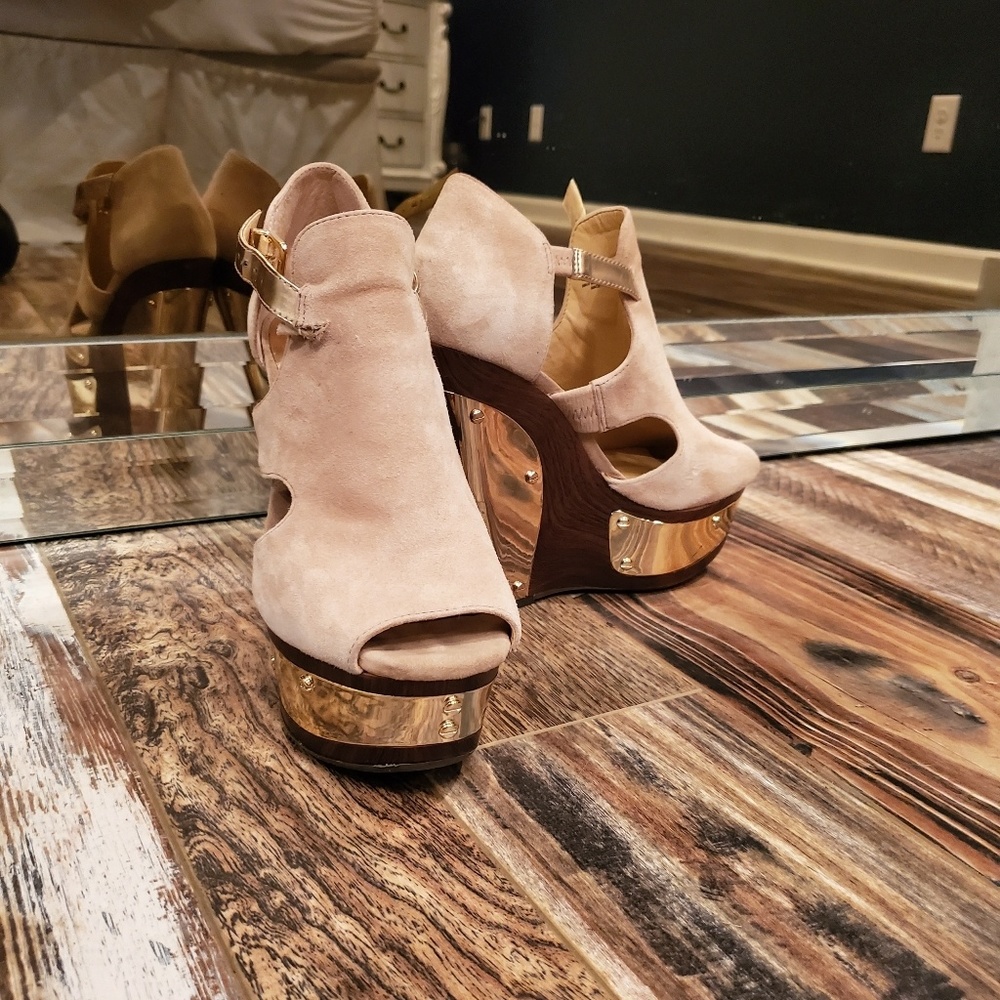 Gianni Bini Wedge Heels